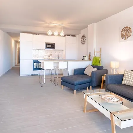 Apartmán W Beach/mountain Views, Pool And Parking *